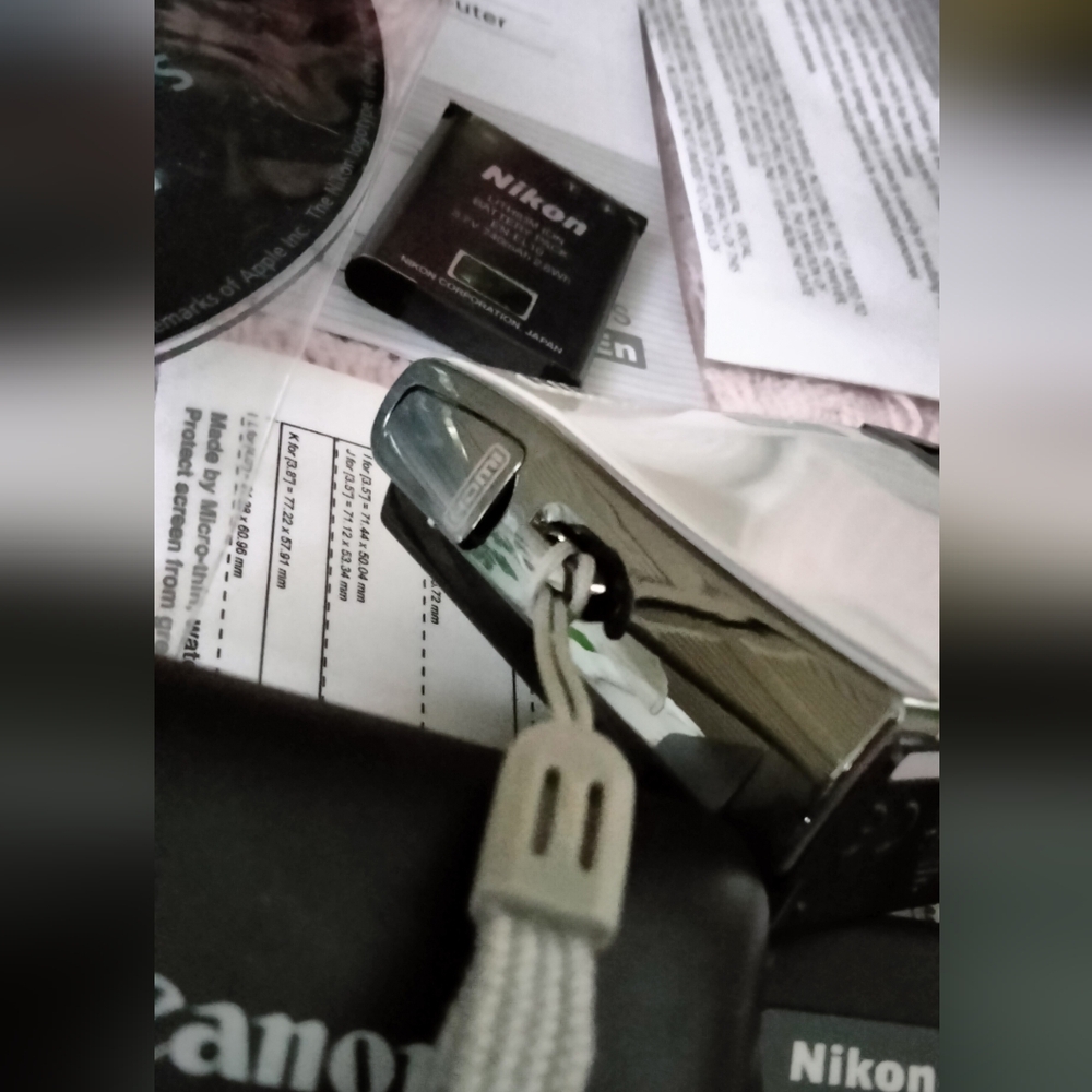 Nikon COOLPIX S60 Silver Digital Camera with Accessories - Picture 15 of 15